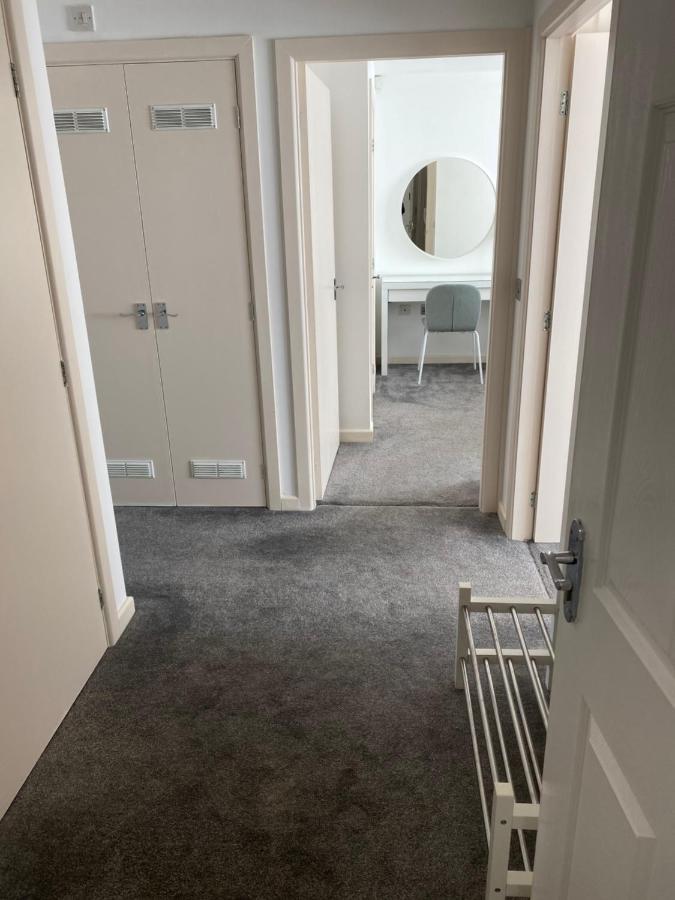 Marine Viewing 2 Bedrooms Flat Manchester Exteriér fotografie